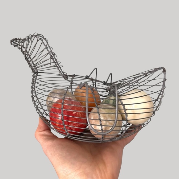Vintage chicken wire basket with crystal gem eggs - Picture 1 of 16